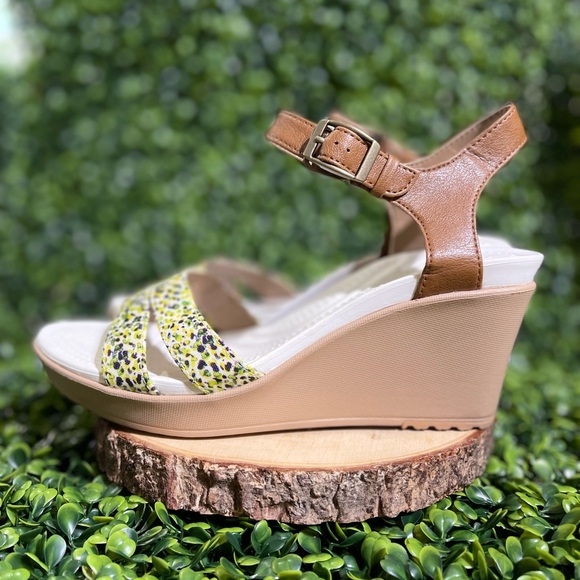 NWOT Crocs 7 Leigh Wedge Sandals - Picture 5 of 12